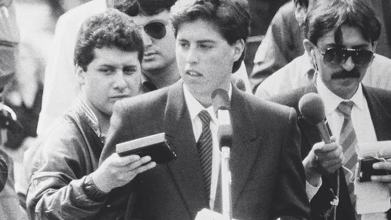 El 20 de agosto de 1989 Juan Manuel Galán le entregó las banderas del Nuevo Liberalismo a César Gaviria, quien sería meses después el presidente.