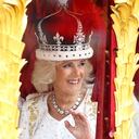 La Reina Camila viaja desde la Abadía de Westminster en el Gold State Coach.