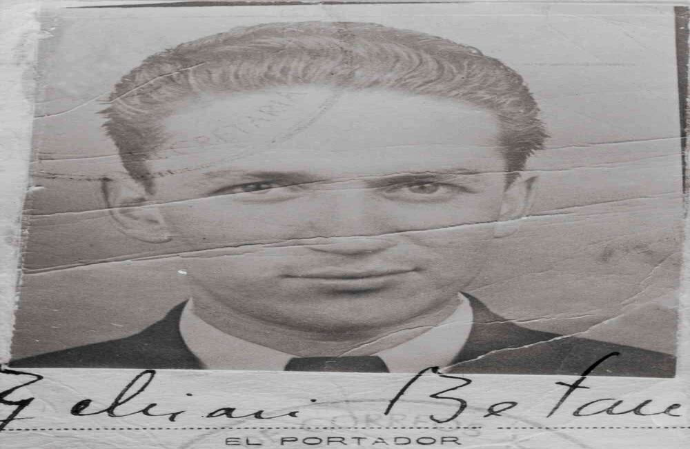 Belisario Betancur empezó  a estudiar arquitectura en la Universidad Bolivariana, sin estar convencido de que esa era la carrera que quería. "Desde esa época ya era una especie de agitador estudiantil, monseñor Henao me dijo un día “Belisario, tú lo que eres es un político, estudia más bien Derecho”. Le hice caso y cambié de carrera. Y es así como me gradué de abogado", contó Betancur. Archivo SEMANA.