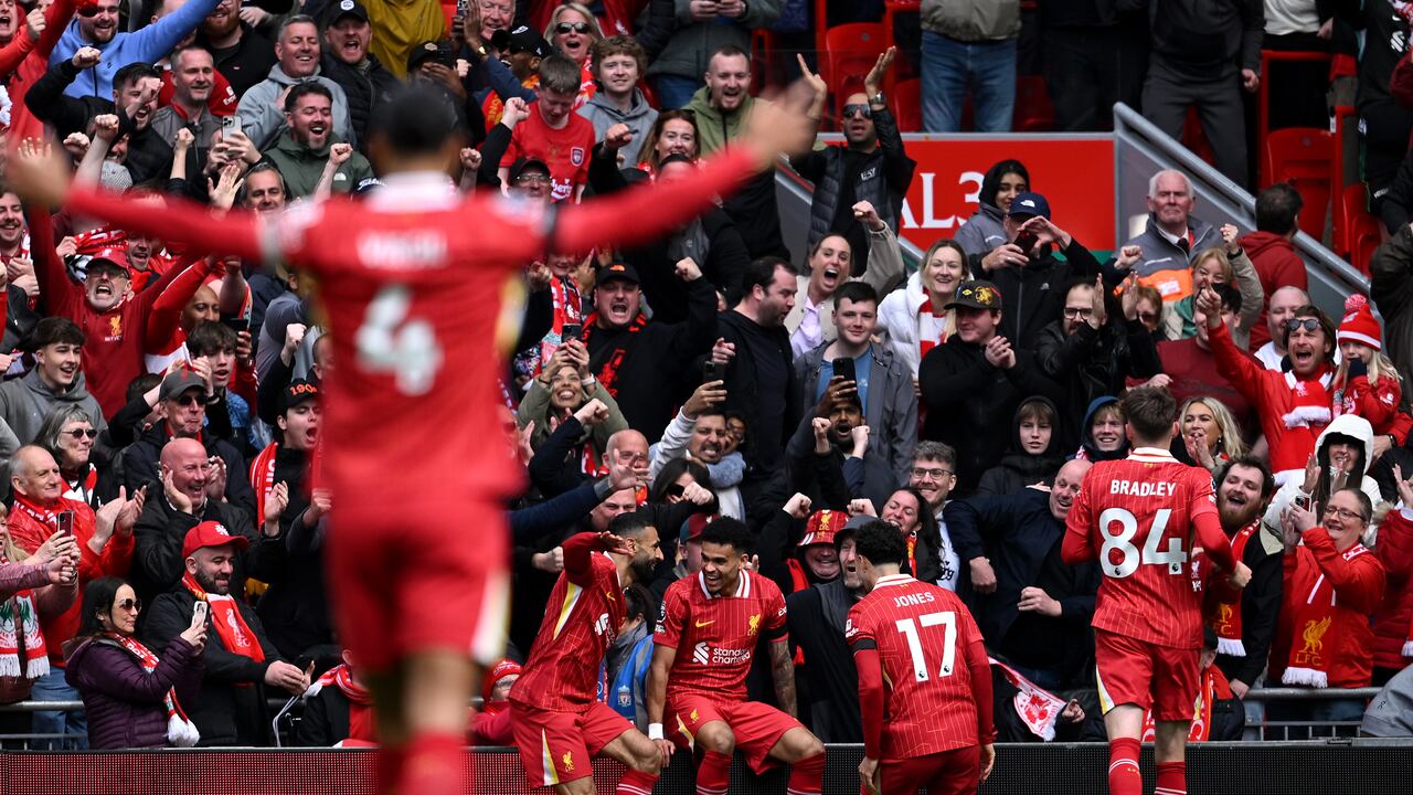 Liverpool tiene a su disposición una amplia ventaja sobre Arsenal