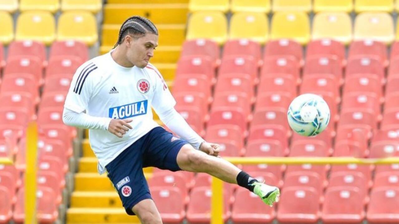 El volante subió a su cuenta de Instagram una serie de fotos con las que reveló que le puso fin al cabello largo.