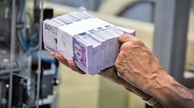 Dinero en pesos colombianos.