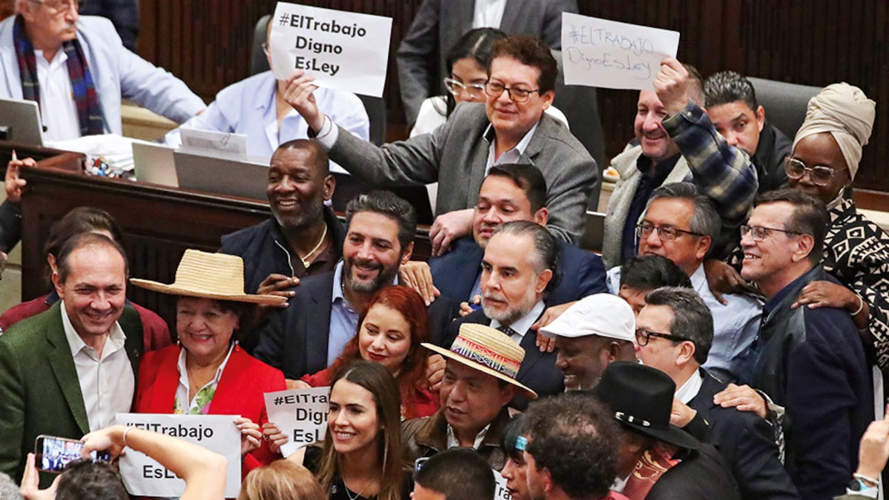 El Gobierno y sus bancadas celebraron la aprobación de la reforma laboral. Anunciaron una estrategia pedagógica para que los trabajadores conozcan y reclamen sus nuevos derechos.