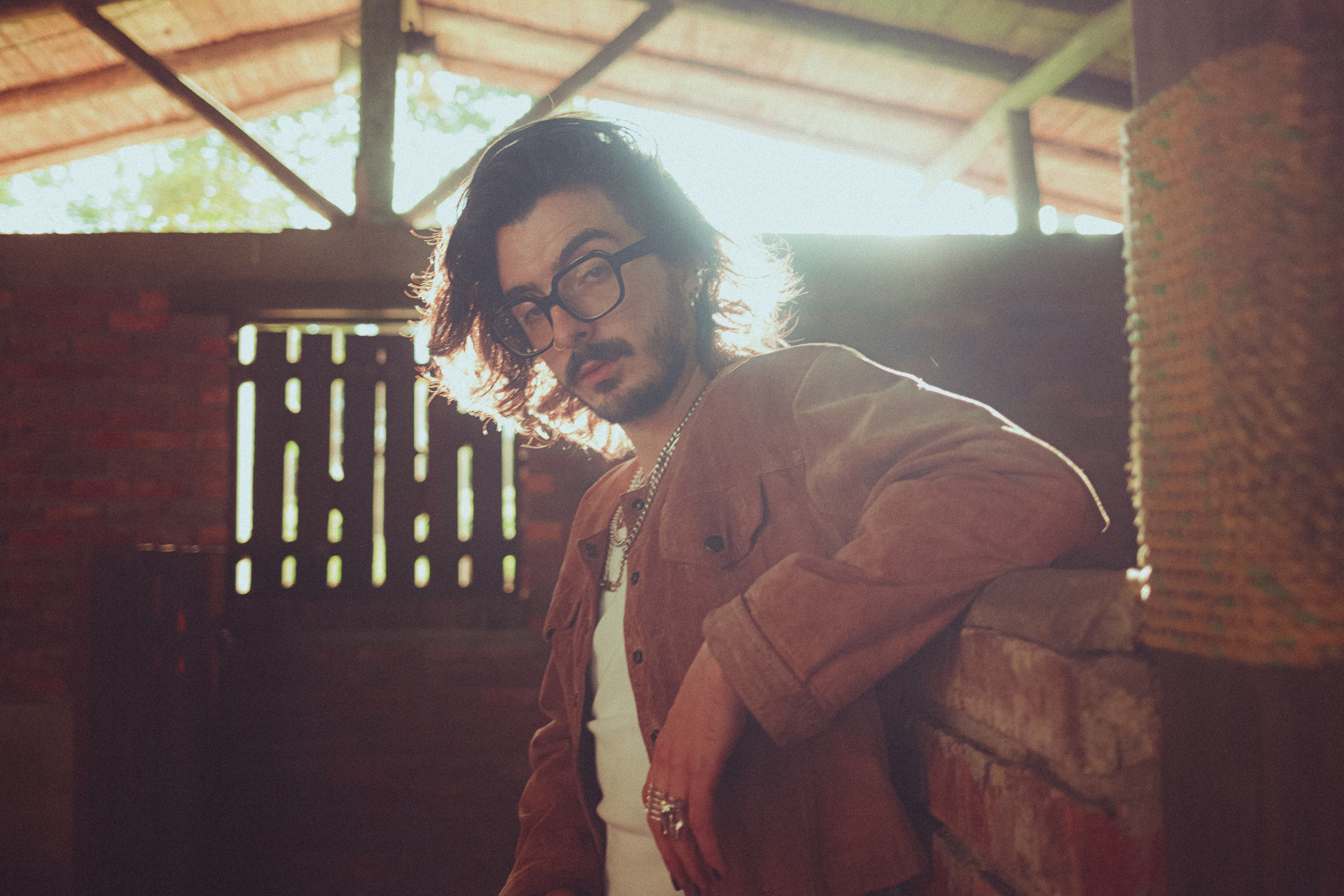 Simón Vargas, integrante de Morat, lanzó su libro 'A la orilla de la luz'