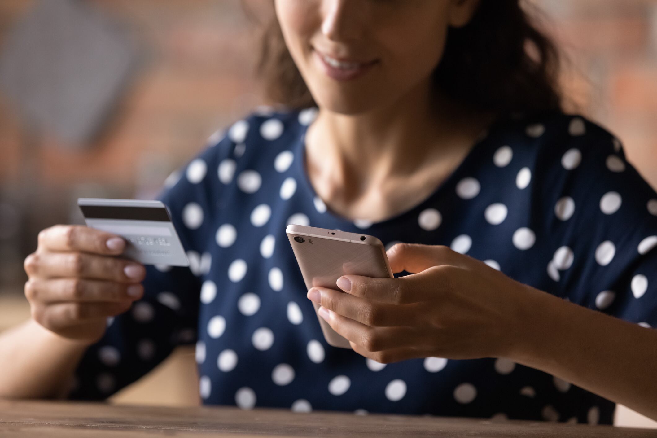 Antes de entregar datos sensibles, recomiendan revisar si la web muestra el candado de seguridad y la dirección inicia con HTTPS.