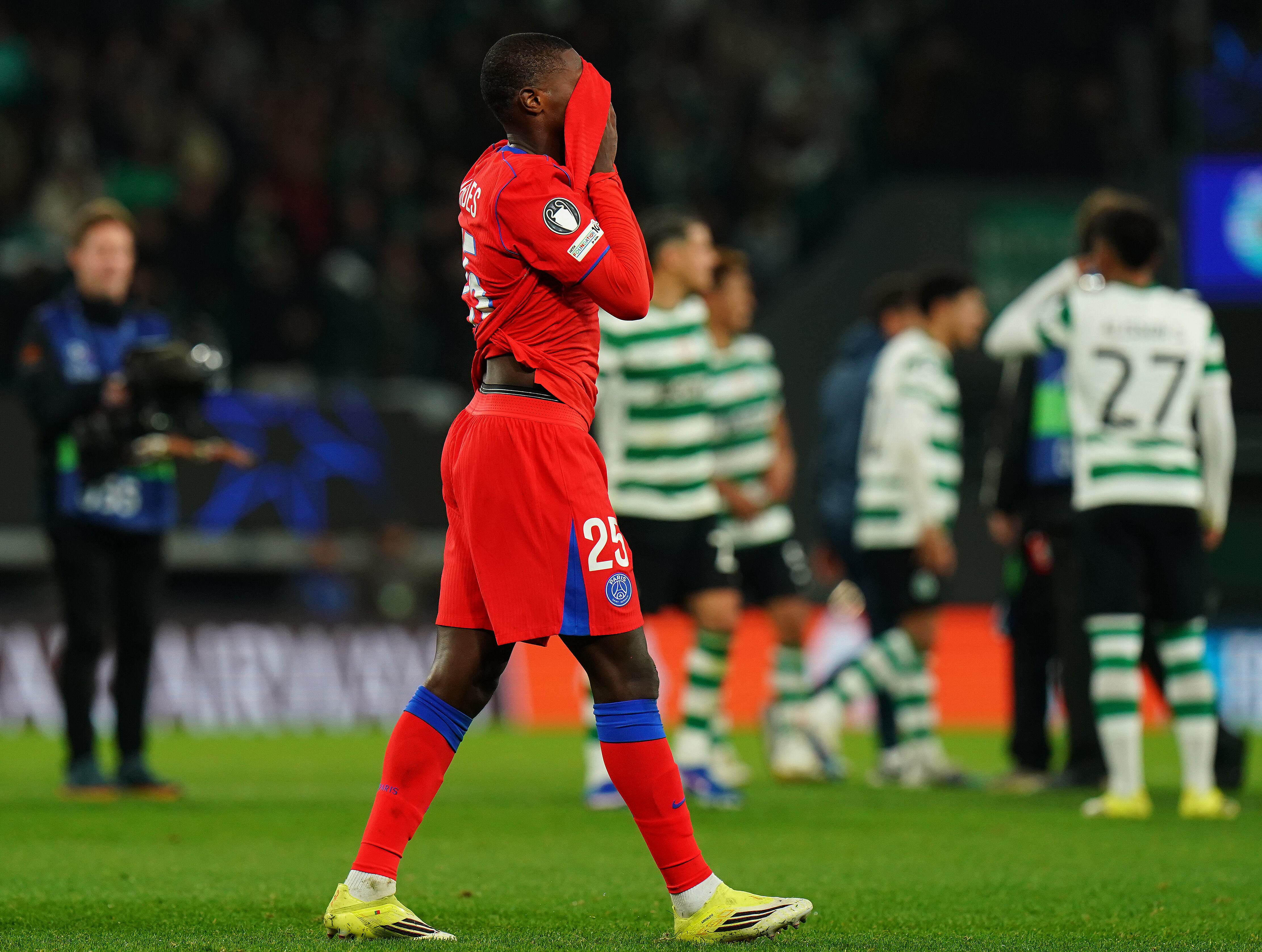 PSG se vio superado por Sporting de Lisboa. Ambos goles fueron del colombiano, Luis Javier Suárez