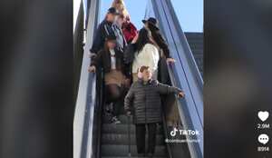 La adulta mayor cantó a todo pulmón el éxito de Shakira.