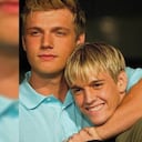 “Mi corazón está roto. Aunque mi hermano y yo hemos tenido una relación complicada, mi amor por él nunca se ha desvanecido." dijo Nick Carter después de enterarse de la muerte de su hermano Aaron