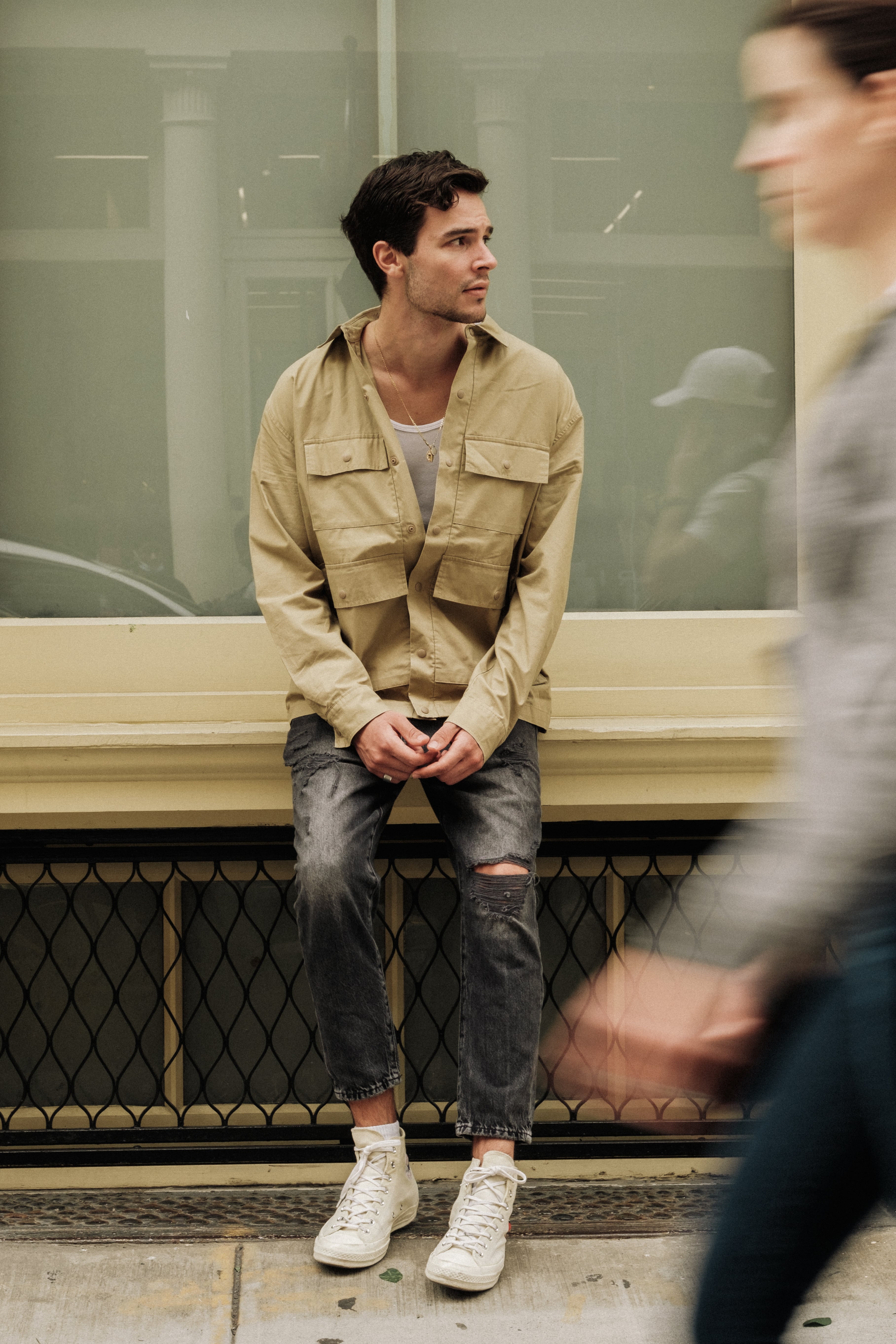 Alejandro Santamaria, cantautor colombiano, con su nuevo éxito "Dos Semanas"