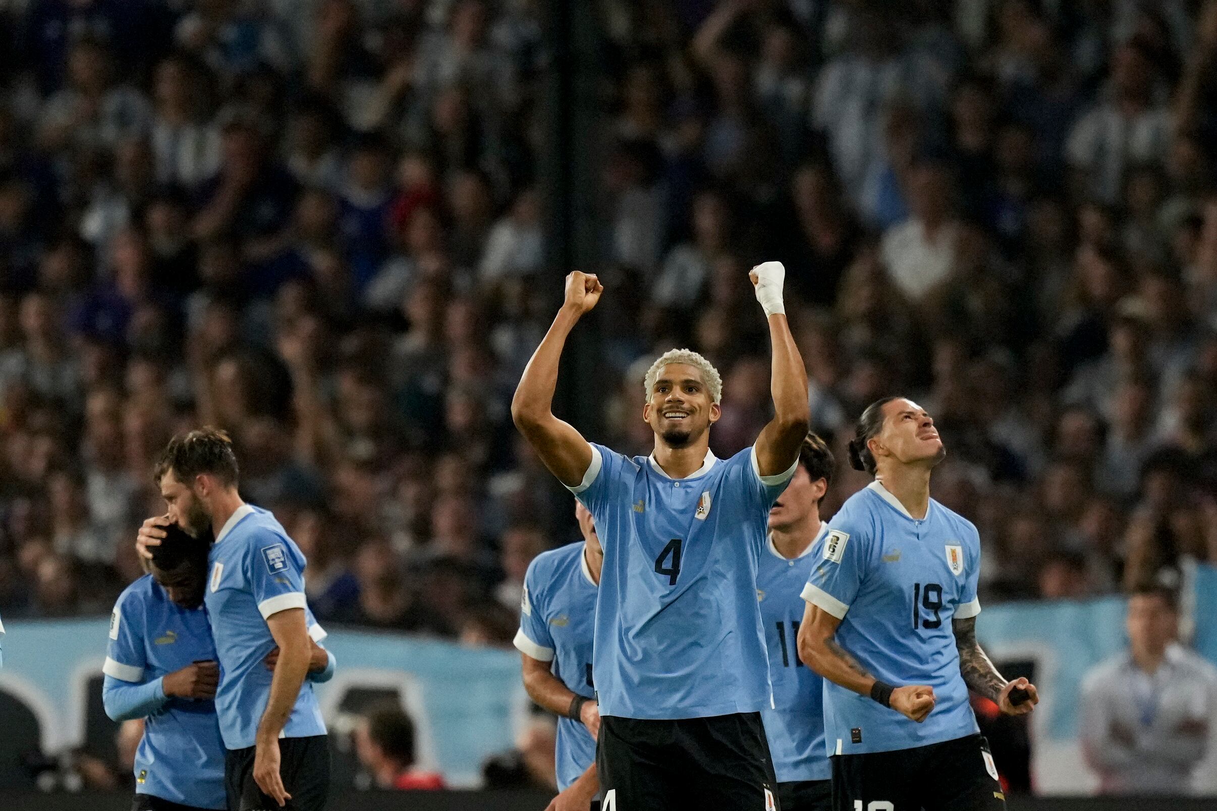 Ronald Araujo macó un gol ante argentina en la Bombonera