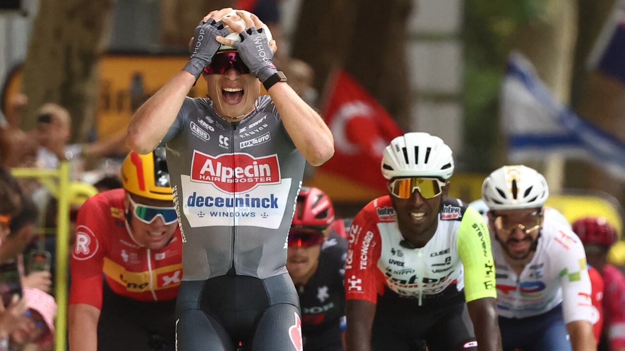 Jasper Philipsen, primer líder del Tour de Francia 2025