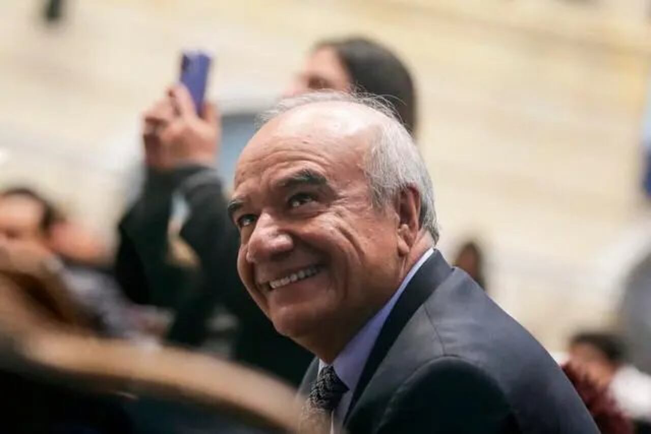 Con amplio respaldo político, el Senado eligió a Héctor Carvajal como nuevo magistrado de la Corte Constitucional.