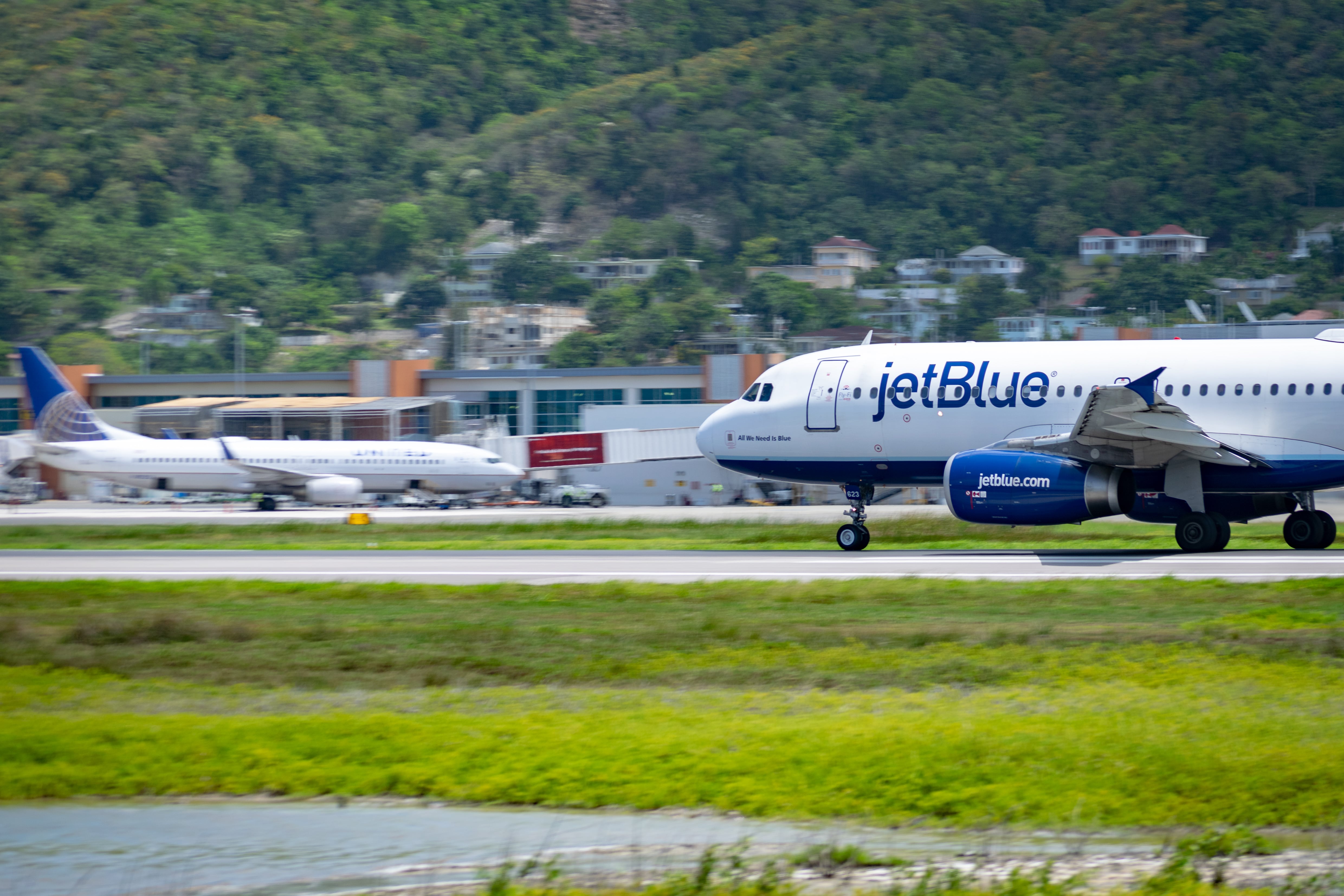 JetBlue y United obtienen una gran victoria con el acuerdo 'Blue Sky'