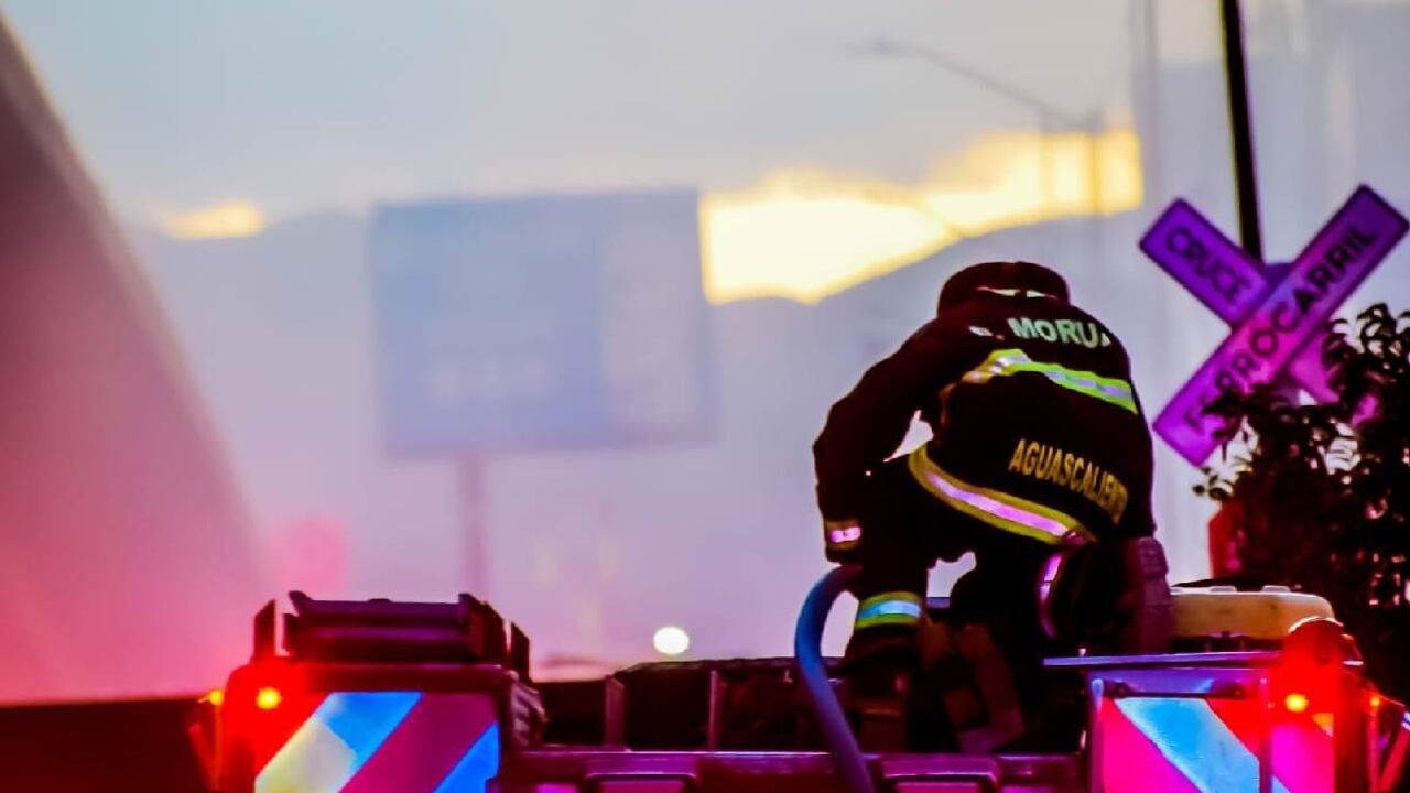 El siniestro no dejó heridos ni víctimas mortales, prosiguió la mandataria local, quien aseguró que el chófer de la pipa de combustible fue detenido