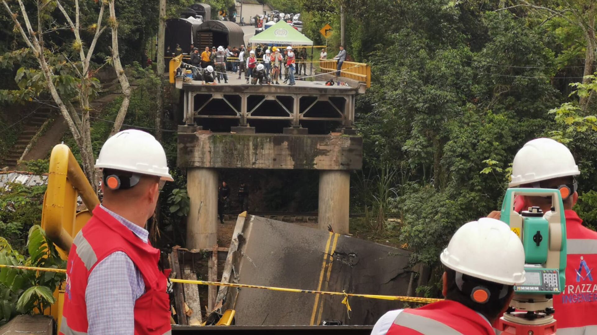 colapso puente del alambrado entre Valle y Quindío puente sobre el río La Vieja
