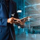 Hombre de negocios con tableta con logística de almacén de comercio moderno, el tío planea invertir en transporte, desde nacional a global. Concepto de la industria 4.0, planificación de la logística.