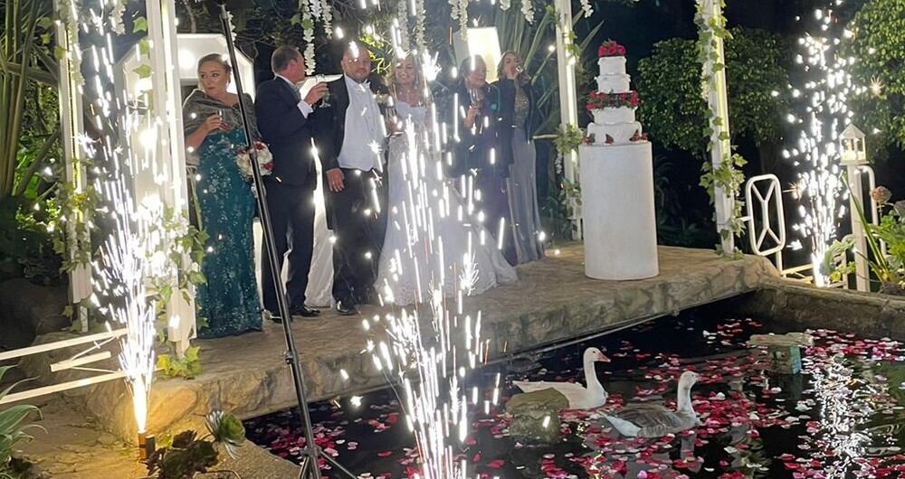 Jorge Suárez, hijo del Mono Jojoy de las Farc, y Catalina Suárez, periodista cercana al expresidente Álvaro Uribe, contrajeron matrimonio en Bogotá.