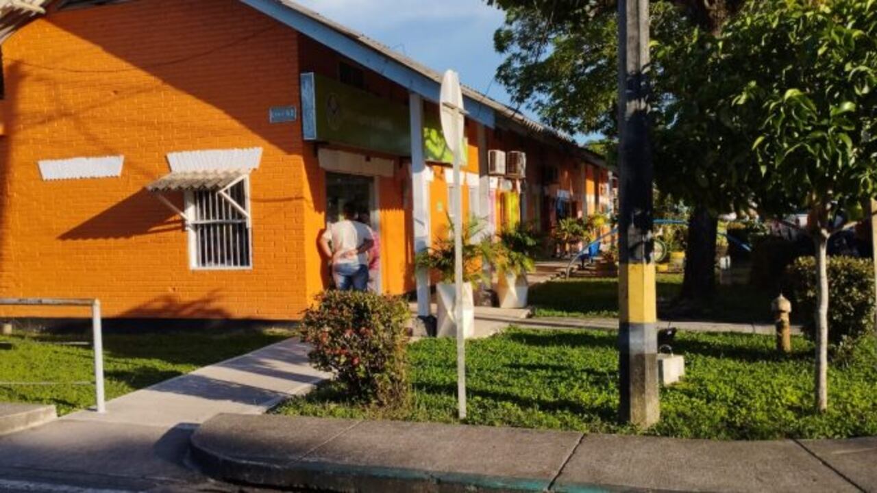 La entidad bancaria está ubicada en el Antonio Roldán Betancur.