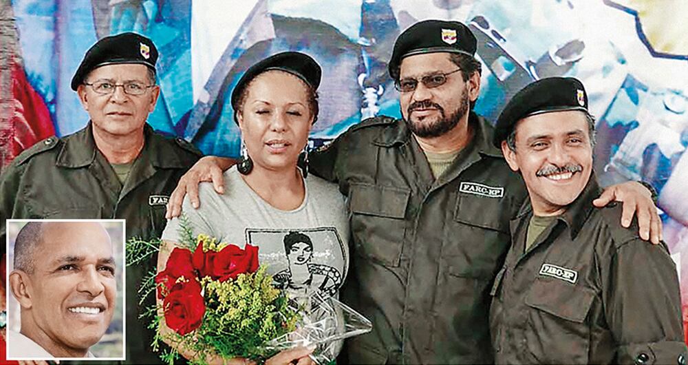   Aparecen nuevas evidencias de los supuestos vínculos de Córdoba con las Farc. El extraditado Álvaro Córdoba también aparece en correos de hace una década hablando de negocios con su hermana en el país vecino. 