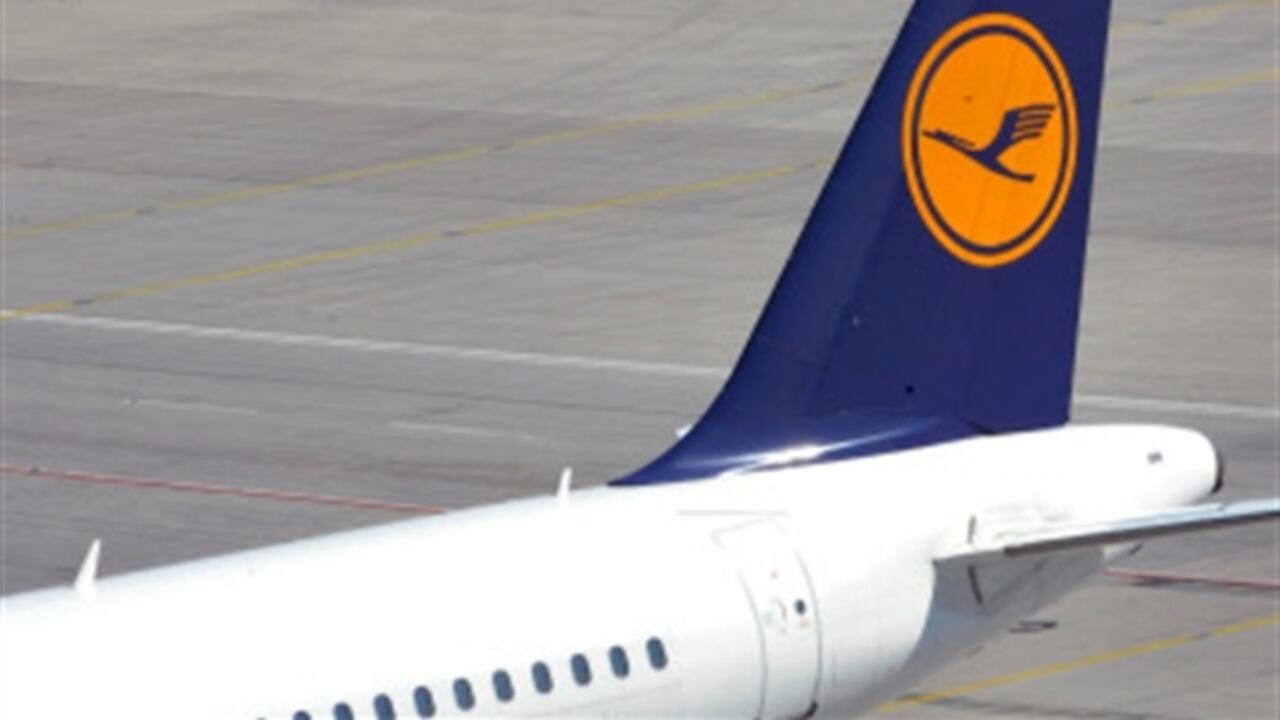 La aerolínea Lufthansa es una de las empresas destacadas de la nota de DW.