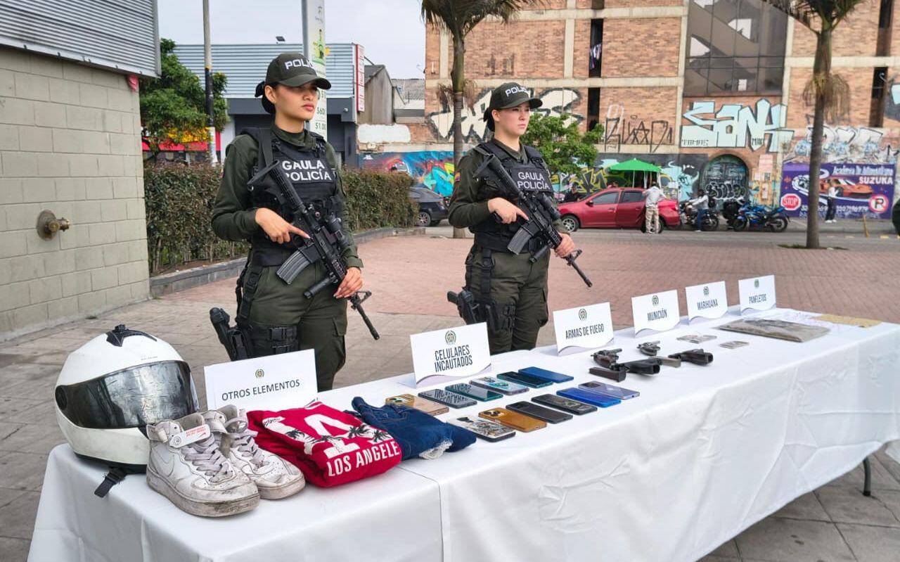 El material hallado por las autoridades en los allanamientos a los presuntos integrantes de la banda Los Satanás.