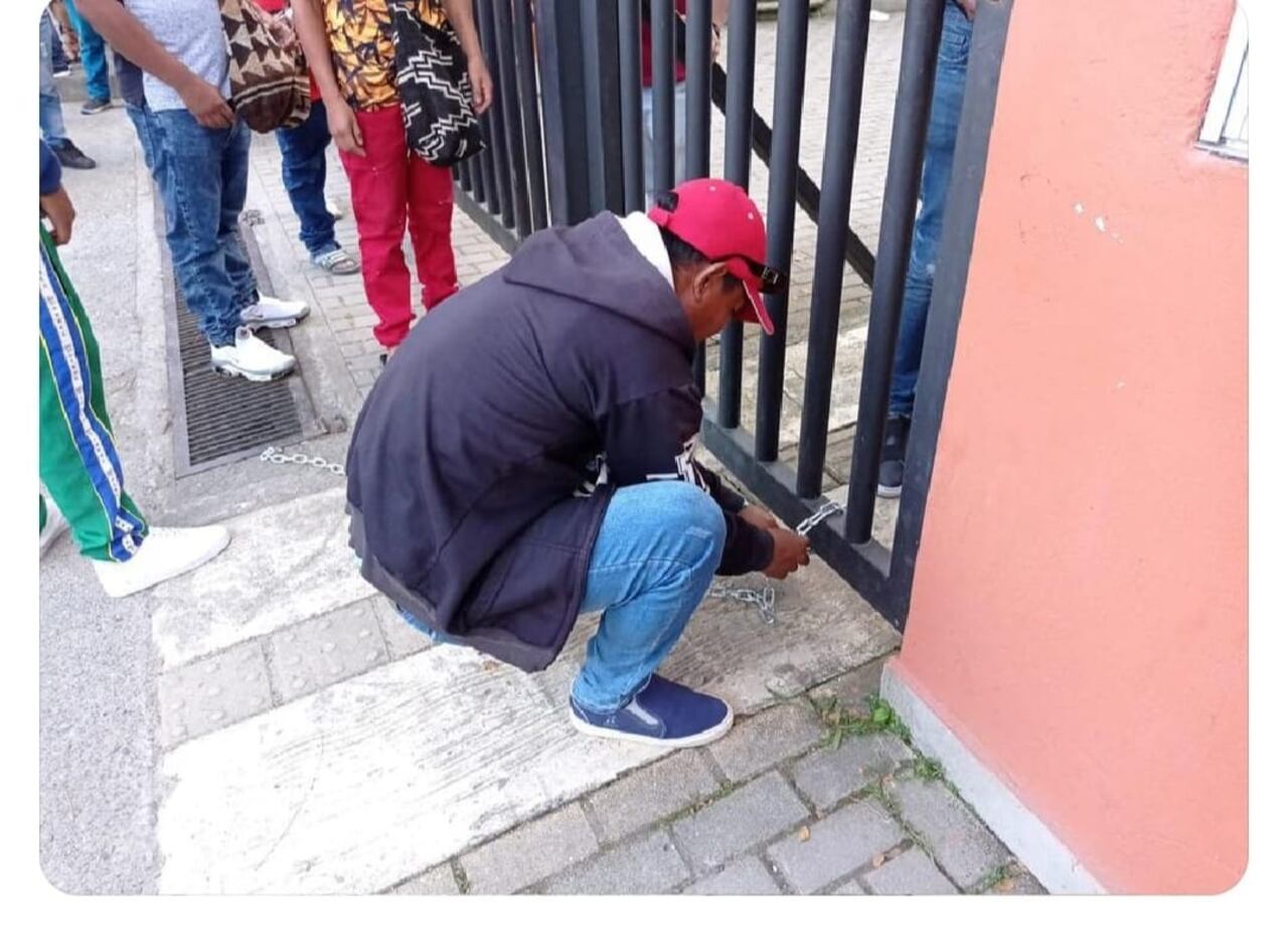 La protesta se desarrolló este miércoles en el edificio de la Gobernación del Chocó.