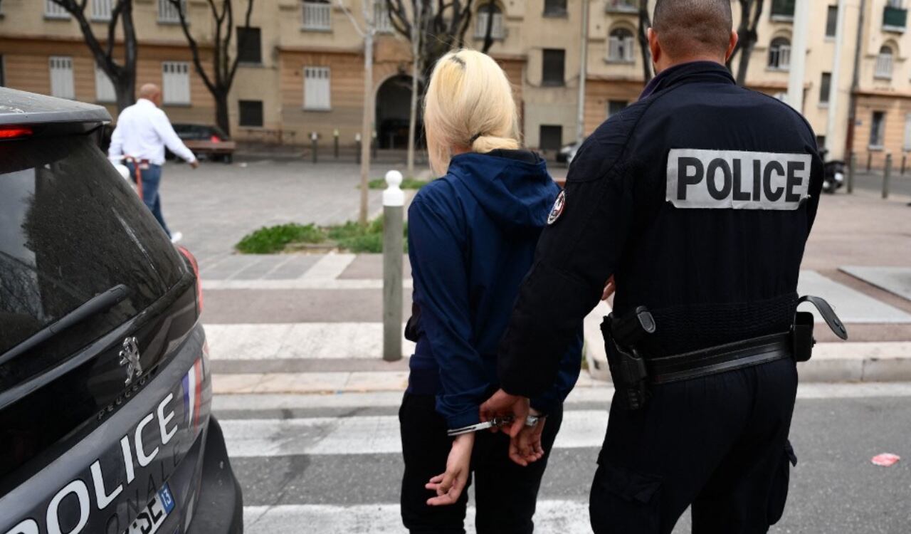 La policía ha logrado detener a algunos vendedores de droga en las calles de Marsella, ciudad asediada por la violencia causada por el tráfico de estupefacientes