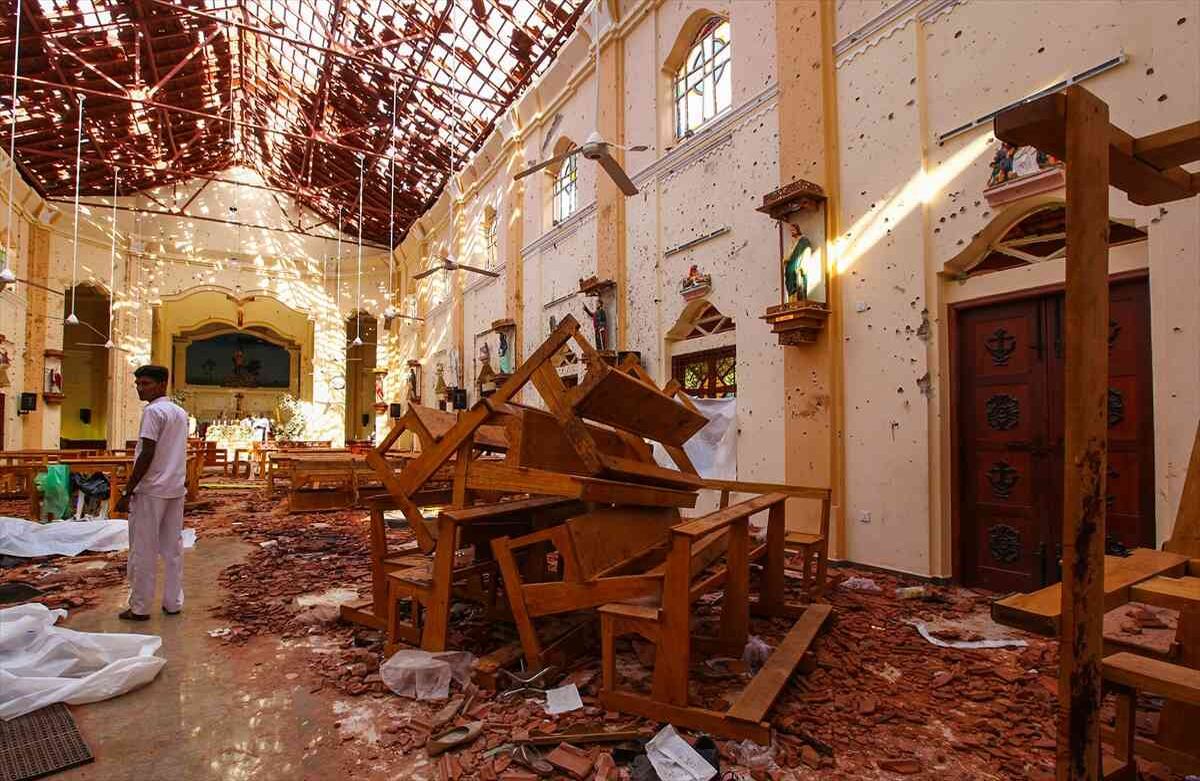 Más de 200 personas, incluyendo a decenas de  extranjeros, murieron este domingo en una ola de explosiones en hoteles de lujo e iglesias de Sri Lanka