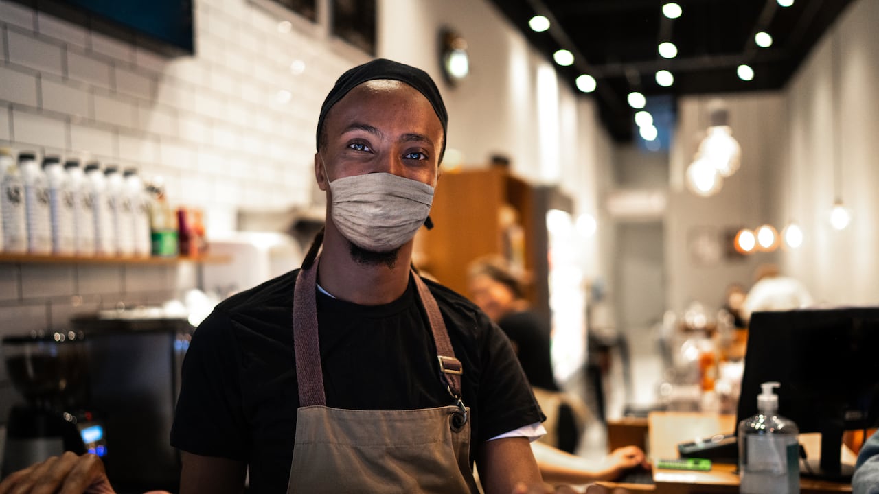 Sectores impactados por la pandemia, como el de la hostelería, turismo, gastronomía y entretenimiento solo pagarán el 50 por ciento del impuesto de Industria y Comercio de 2021 y 2022.