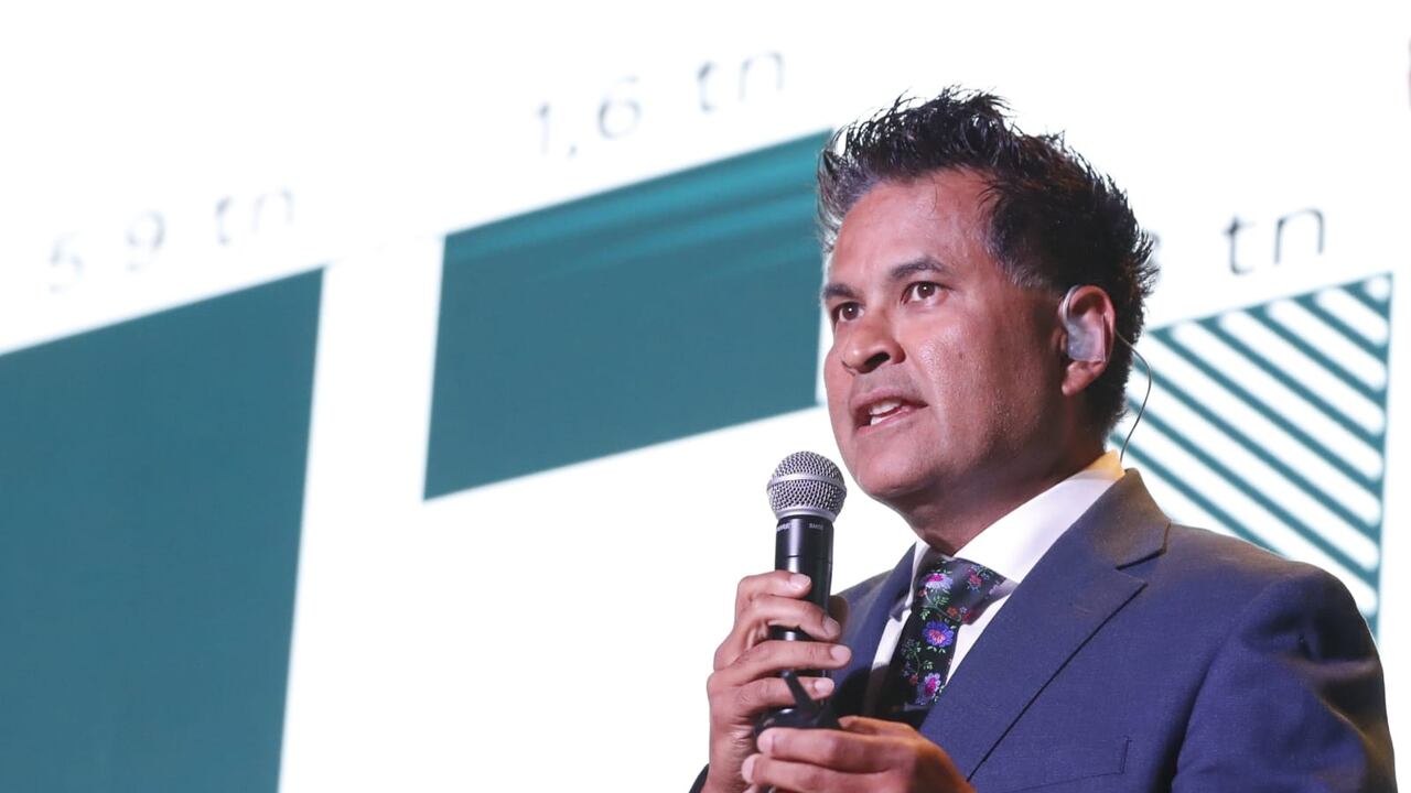 Ian de Cruz, director de Alianzas, innovación e Inversión del World
Resources Institute, explica las bases para que economías emergentes como la colombiana obtengan inversión y potencie a las pequeñas y medianas empresas.