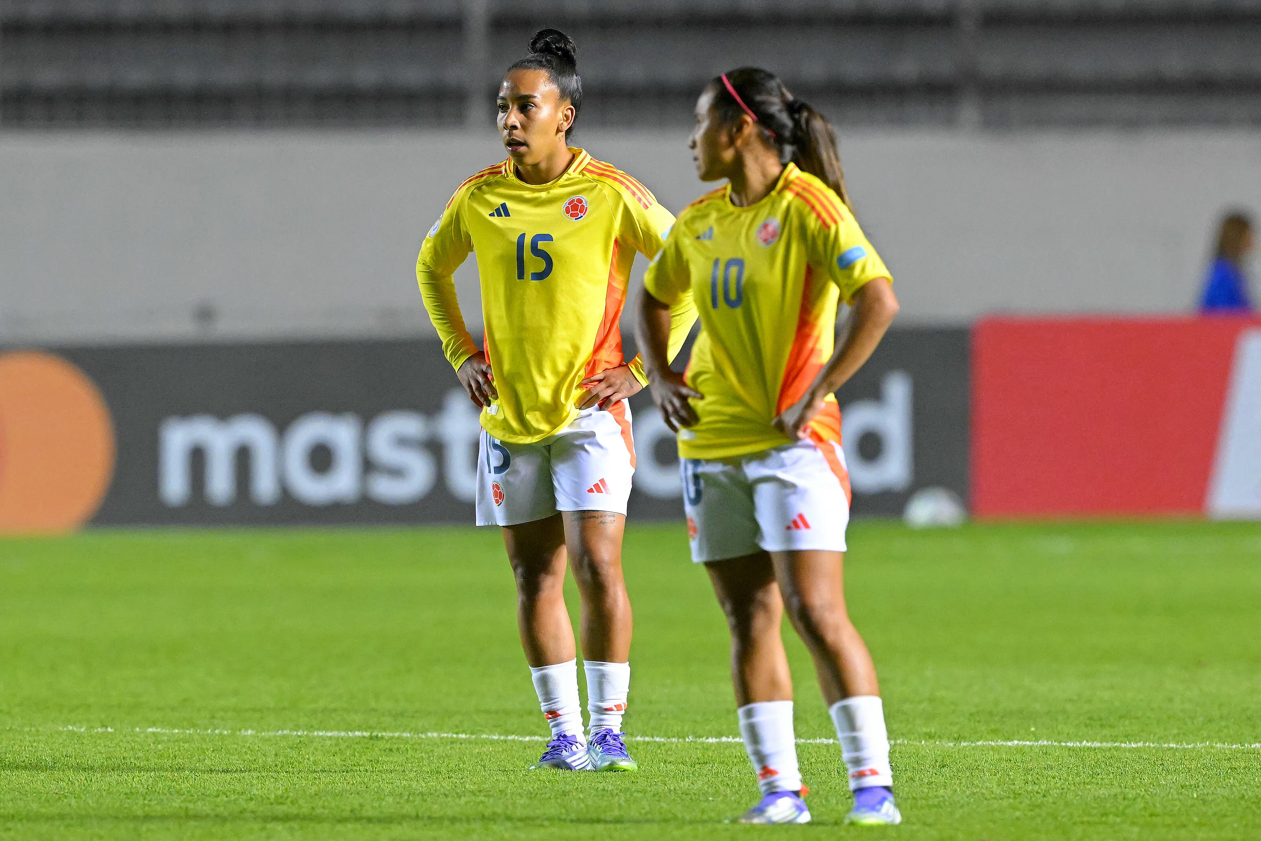 Colombia Femenina durante el debut con Venezuela