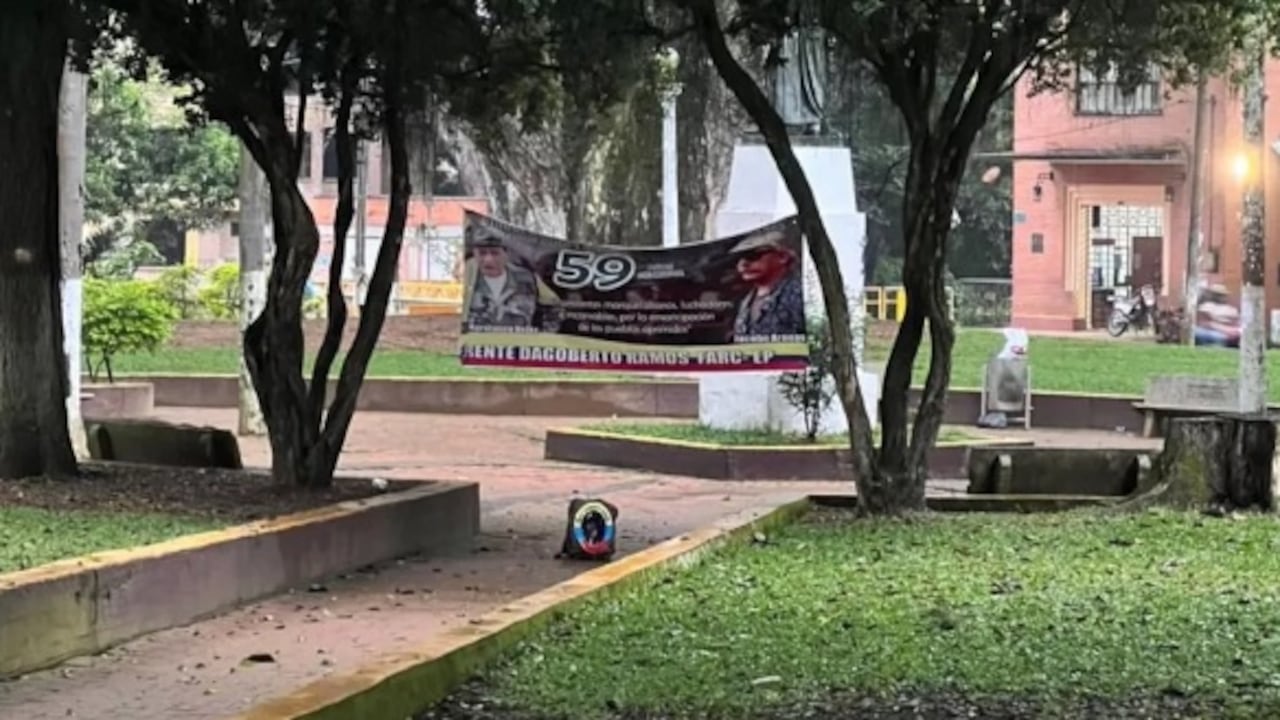 Las autoridades detonaron controladamente un artefacto explosivo que tenía marcas alusivas a las disidencias de las Farc.