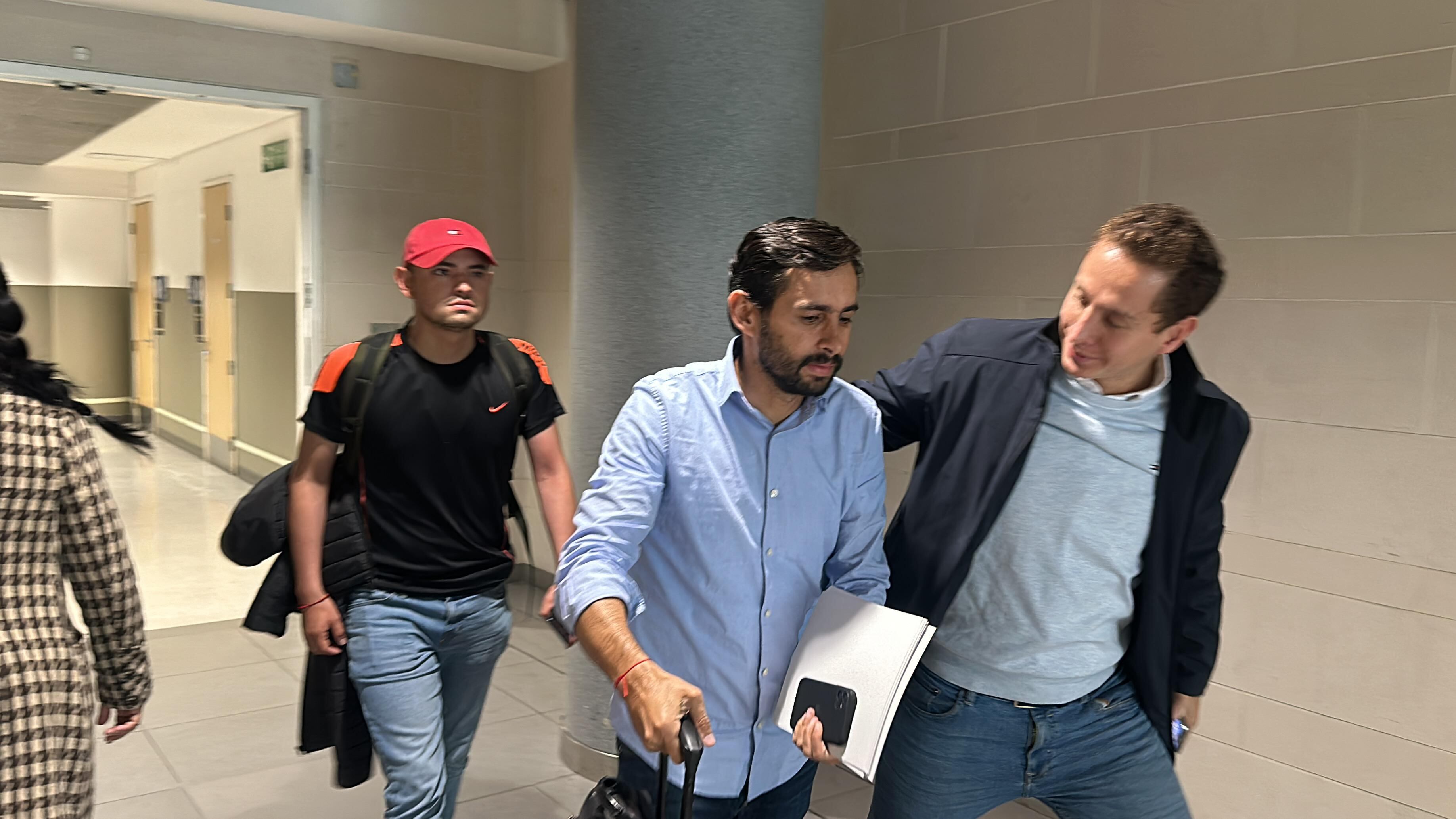 José Jaime Uscátegui, representante a la Cámara, llegó al aeropuerto El Dorado después de que el Gobierno de Venezuela no le permitiera ingresar a ese país.