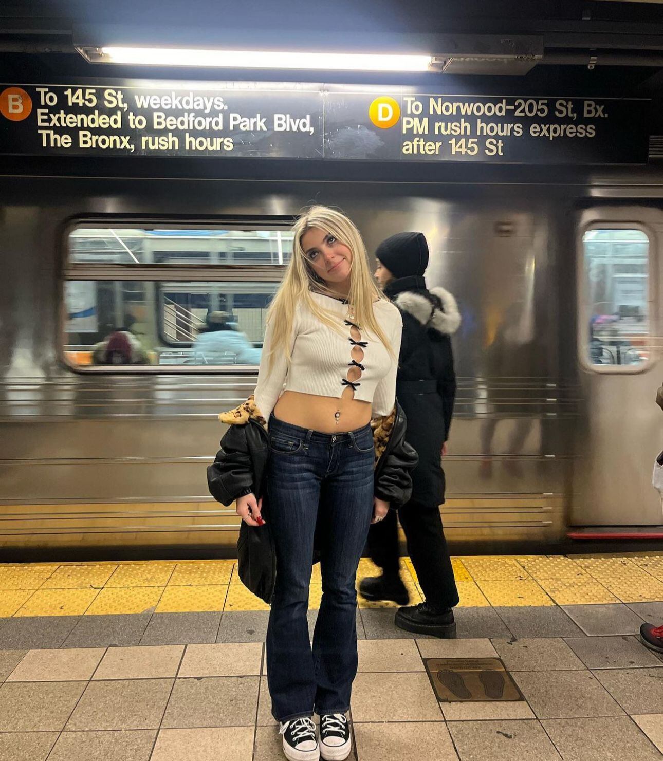 La mujer habría sido despedida por su empleador después de que el video se volviera viral