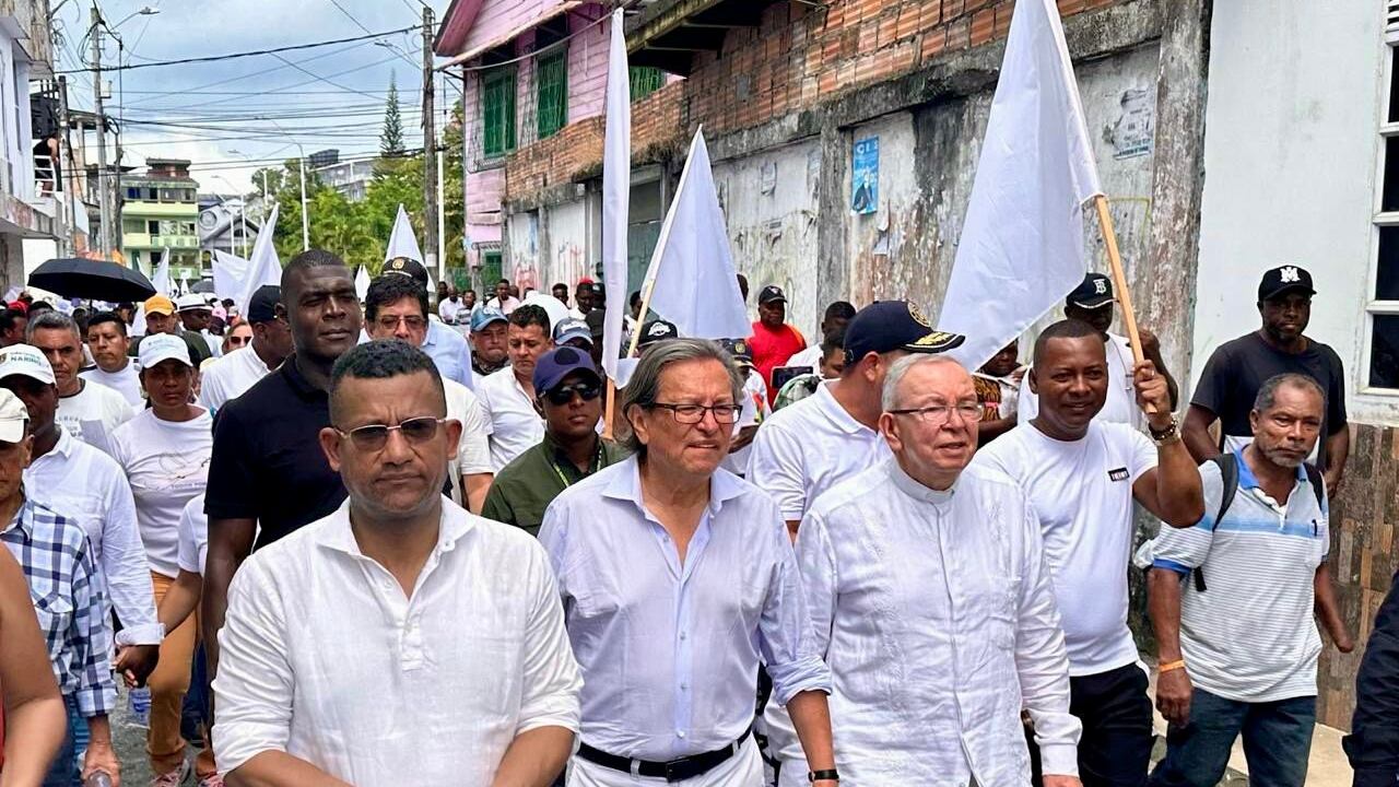 Luis Alfonso Escobar, gobernador de Nariño, Armando Novoa, jefe de la delegación del Gobierno ante la Segunda Marquetalia, y monseñor Héctor Fabio Henao.