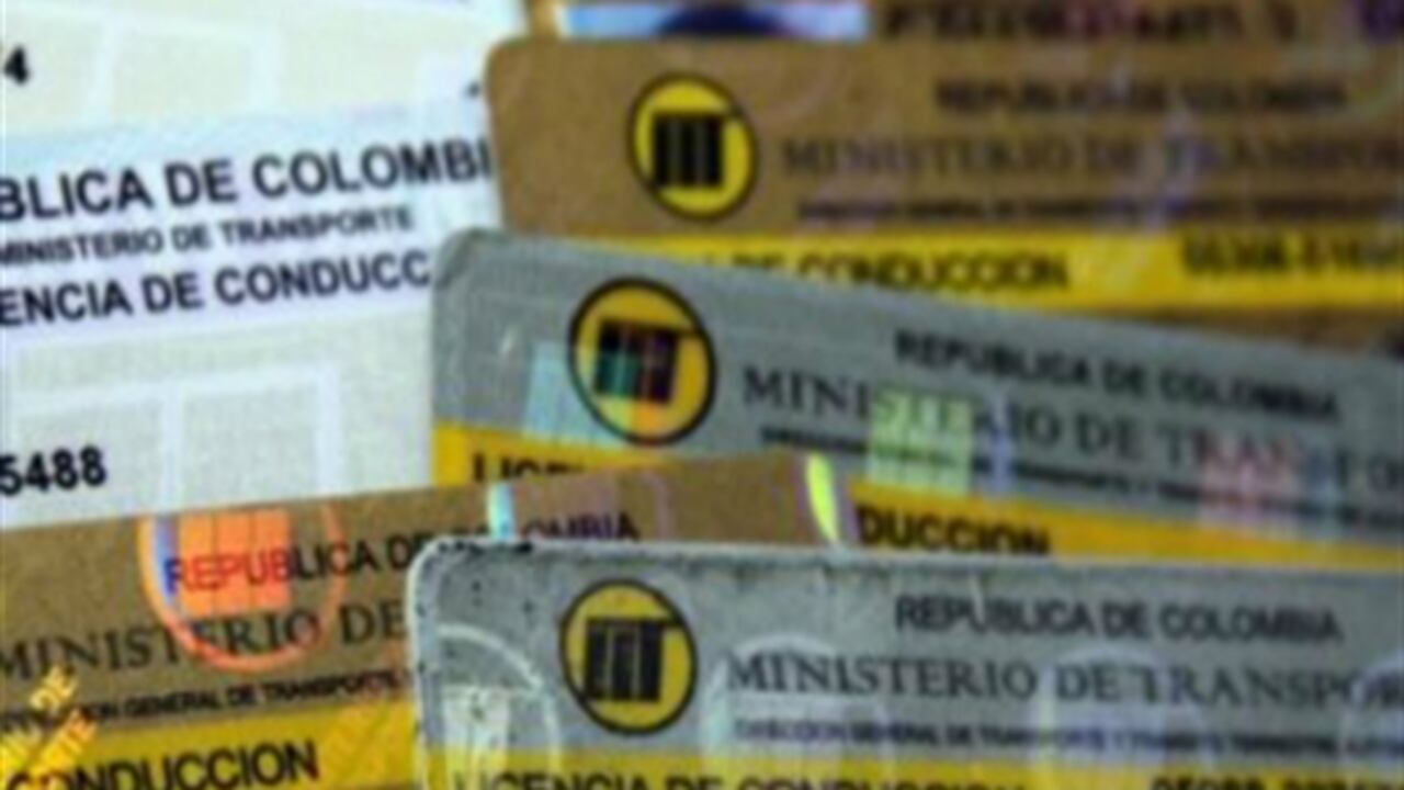 Es importante que sepa que si su licencia está vencida, necesita recategorizarse o está deteriorada, es necesario renovarla obligatoriamente.