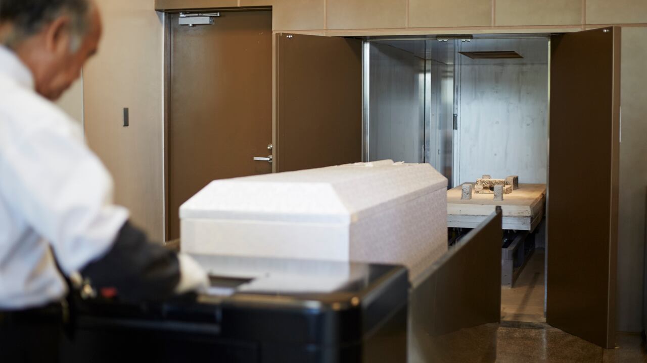 Las multas a las 24 funerarias que se anunciaron hoy suman más de 294 millones de pesos.