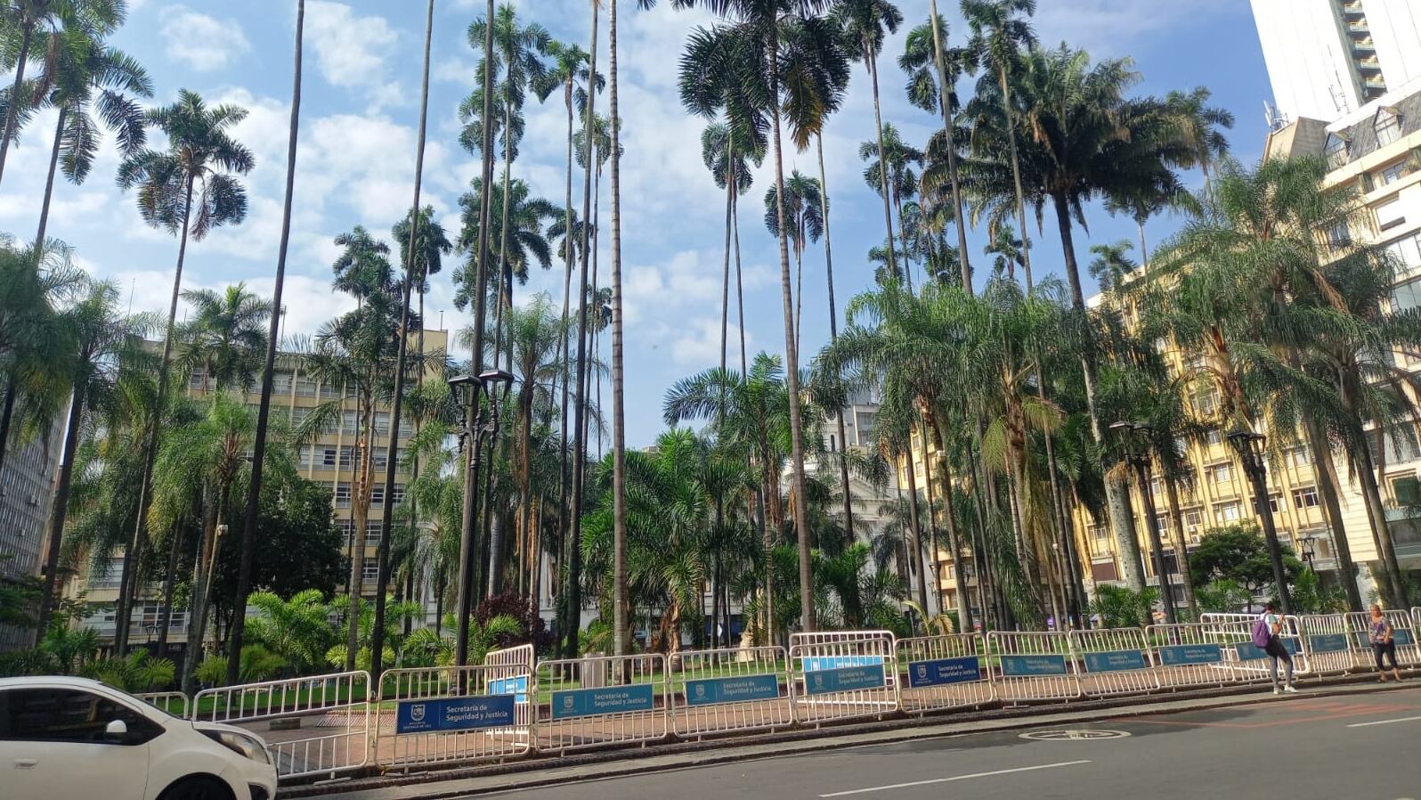 La emblemática Plaza de Cayzedo en el centro de Cali será reabierta en mayo.