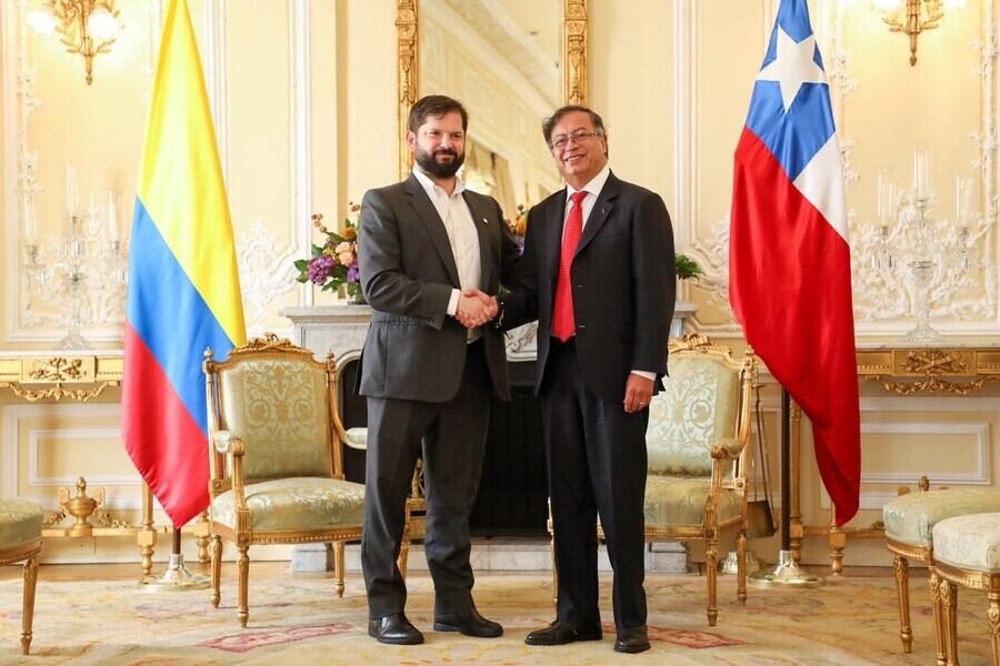 El presidente de Colombia, Gustavo Petro, y su homólogo de Chile, Gabriel Boric.