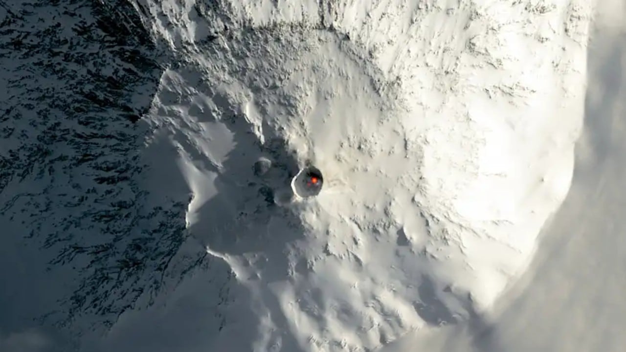 Un volcán en la Antártida arroja miles de dólares al aire cada año.