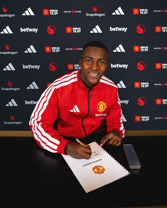 Cristian Orozco firma con Manchester United