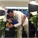 Abelardo De La Espriella con trabajador en Barranquilla