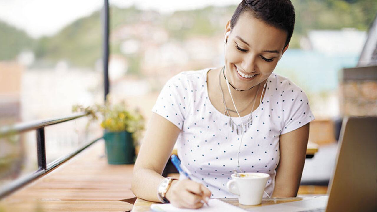 La educación virtual logra perfiles más profesionales y menos operativos. Justamente lo que buscan las empresas.