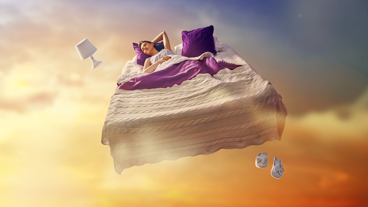 Uno de los significados más frecuentes de soñar con volar está relacionado con la sensación de libertad.