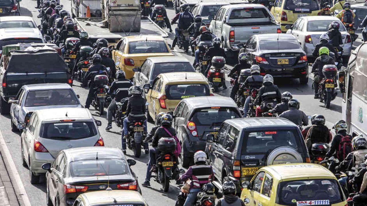 Las plataformas de servicios de transporte se han convertido en una solución al problema de movilidad en las ciudades.