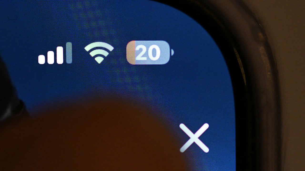La duración de la batería puede depender de las aplicaciones, los permisos y la señal del celular.