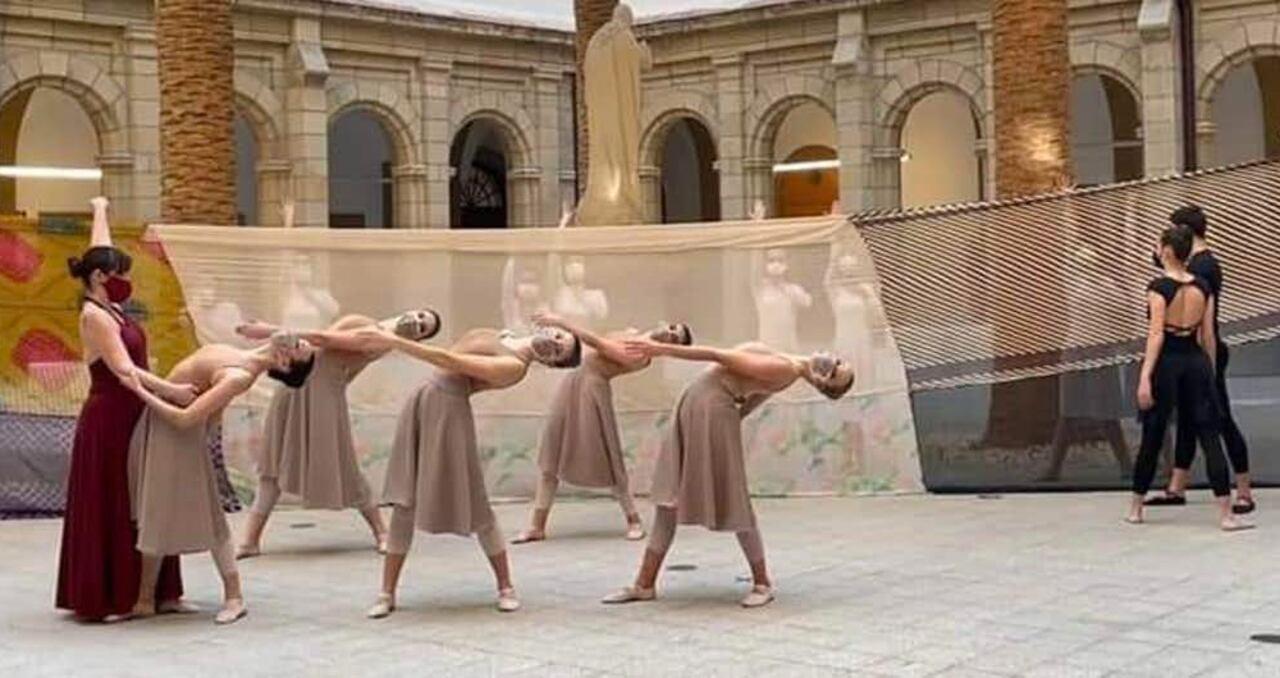 Coreografía sobre la tesis Los procesos de verdad, justicia y reparación a las víctimas de desaparición forzada en el conflicto del Sahara Occidental.