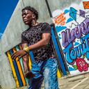 En Llano Verde no hay espacio para la cultura. A los grupos de baile les toca ensayar afuera del único colegio. Danzan con temperaturas de hasta 40 grados.