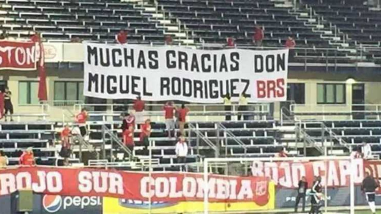 Un grupo de hinchas presentó un polémico homenajes para el excapo del cartel de Cali.