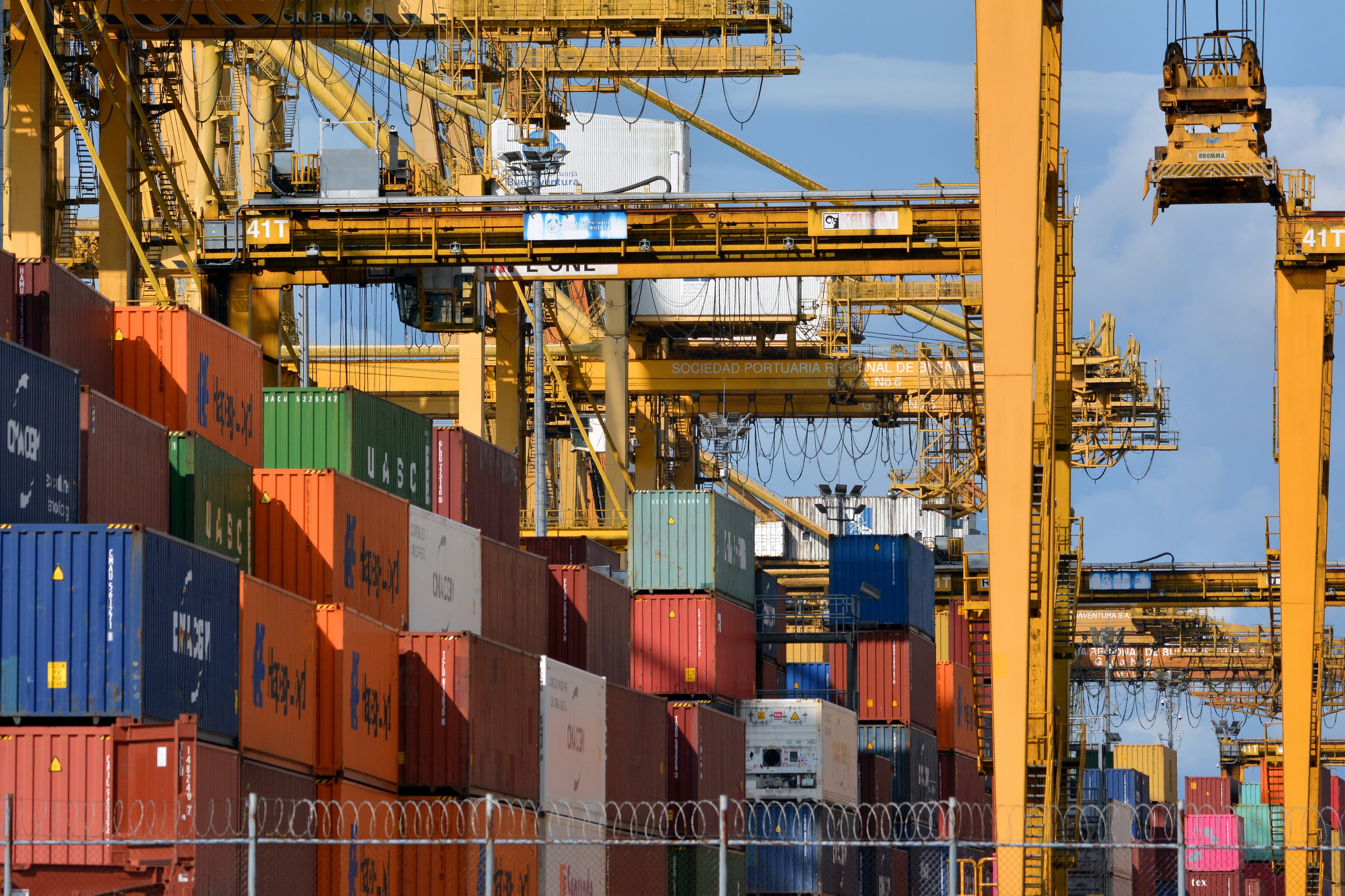 La Sociedad Portuaria de Buenaventura, motor del comercio exterior colombiano, moviendo contenedores, granel y carga general, con tecnología de punta y crecimiento en ingresos. Es punto estratégico para el comercio con el Lejano Oriente y América
